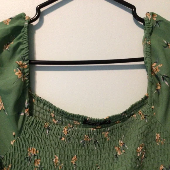 Robe - Picture 3 of 3